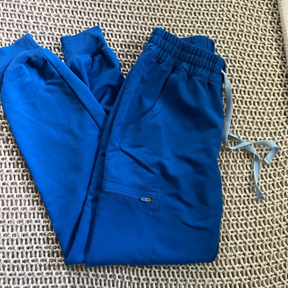 Figs jogger scrub pants size XS - Picture 2 of 2